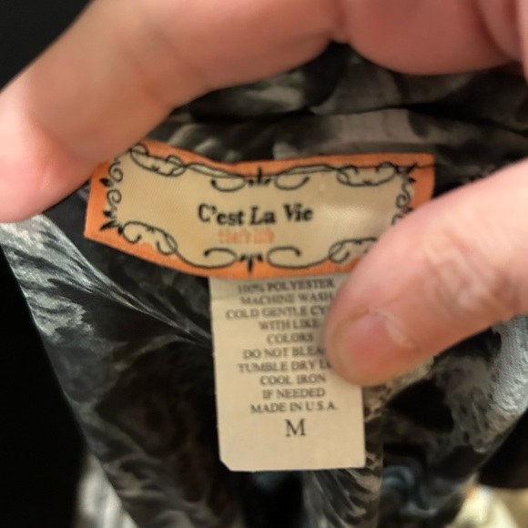C’est Le Vie shrug, wrap one size - Picture 7 of 7